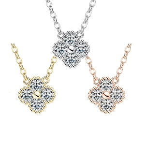 <span class=keywords><strong>Collana</strong></span> <span class=keywords><strong>Quadrifoglio</strong></span> in <span class=keywords><strong>Argento</strong></span> Sterling 925 Placcato Oro Rosa 18K con Moissanite Diamante 0.1CT Colore D per Donna Gioielli Raffinati - Product Image 1