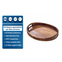 Plateau de service ovale en bois avec rebord surélevé et poignées découpées pour la salle à manger et l'organisation de la table