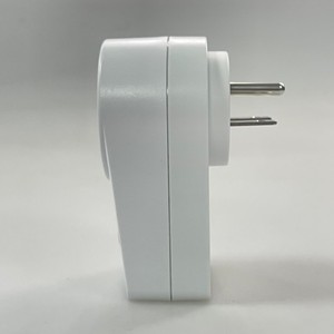 Protector de Voltaje con Enchufe Americano de 220V 16A y Función de Seguridad - Product Image 2