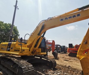 Excavatrice Komatsu Pc240 de 24 tonnes d'occasion, provenant du Japon, modèle Pc 240 Pc240lc Pc240-7 Pc240-8, en stock pour la vente - Product Image 1