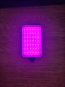 Buena LUZ DE Selfie multicolor recargable Mini Luz de vídeo RGB teléfono móvil cuadrado Selfie Led anillo de luz con Clip para <span class=keywords><strong>Youtube</strong></span> - Product Image 4