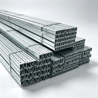 Rail de guidage en acier galvanisé ou en acier zinc-aluminium-magnésium, accessoire solaire photovoltaïque, utilisation pour montage, rail de guidage en C miniature