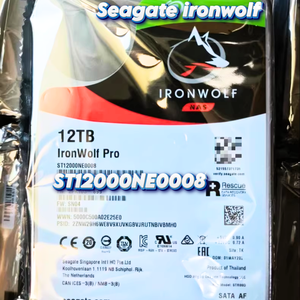 Disque dur Seagate IronWolf Pro <span class=keywords><strong>ST12000NE0008</strong></span> 12 To - Format 512E - SATA 3.5 pouces - Interne - 7200 tr/min - Buffer de 256 Mo - Product Image 1
