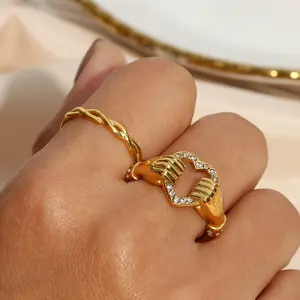 New Style Hollow Heart Rings Double Hand Zircon Heart Stainless Steel Rings For Women