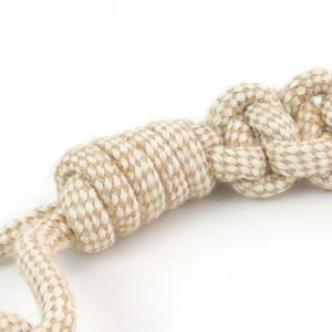 Jouet pour animaux de compagnie unique, balle de 38 cm, blanc cassé, lancée à la main, construction durable et sûre - Product Image 2