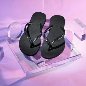 Vente en gros de pantoufles <span class=keywords><strong>d</strong></span>écontractées de <span class=keywords><strong>plage</strong></span> <span class=keywords><strong>d</strong></span>'été en caoutchouc personnalisées pour hommes et femmes tongs tongs sandales bleues à boucle - Product Image 1