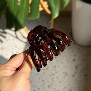 กิ๊บหนีบผมรูปปลาหมึกขนาดกลาง-ใหญ่ สไตล์นอร์ดิก ทำจากพลาสติก PC รูปทรงฉลาม/ฟักทอง สำหรับใช้ในชีวิตประจำวัน - Product Image 5