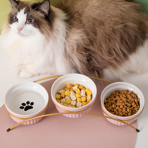 Juego de 3 tazones de cerámica elevados y antideslizantes para la alimentación de gatos - Product Image 4
