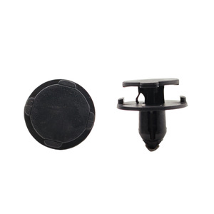 Clip de fixation de couvercle de radiateur Geely Lynk & Co JQ693E84 pour réparation et remplacement du couvercle du réservoir d'eau du compartiment moteur - Product Image 1