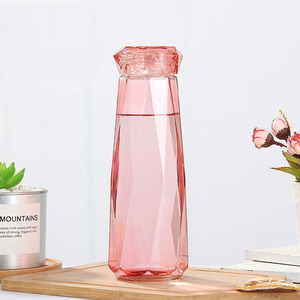 Barato creativo rombal vaso de agua con tapa portátil moderno personalizado diamante cristal botella de agua para regalo de negocios - Product Image 2