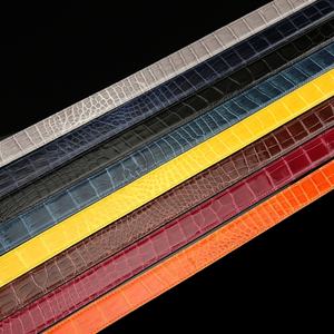 Cinturón de cuero de cocodrilo del Nilo personalizado, de alto brillo, lujoso y clásico para hombre, sin hebilla. - Product Image 5