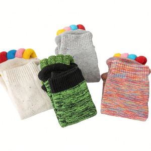 Chaussettes de yoga colorées à bout ouvert pour femmes, chaussettes antidérapantes à cinq doigts pour soulager les hallux valgus, cadeau idéal pour le Pilates, la danse et l'entraînement à domicile - Product Image 4