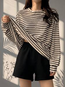 <span class=keywords><strong>T</strong></span>-<span class=keywords><strong>shirt</strong></span> ample à manches longues rayé color block pour femme, col rond coréen, épaules tombantes, effet rajeunissant, polyvalent, mode, vente en gros - Product Image 3