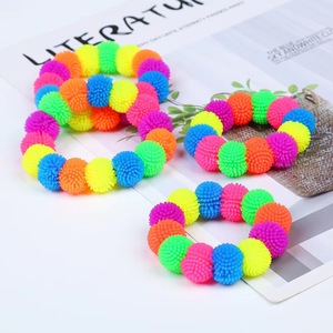 สร้อยข้อมือ TPR ยี่ห้อ Jincan Creative 12 สี ลูกบอลปุยหิมะหลากสี ของเล่นบีบคลายเครียดสำหรับเด็กชายและเด็กหญิง ของเล่นบีบกาวนุ่ม บรรเทาความเครียดสำหรับเด็ก - Product Image 4