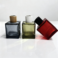 Bouteille diffuseur de parfum en verre carrée à rayures verticales de 200 ml avec bouchon à vis, pour huiles essentielles et parfums d'ambiance