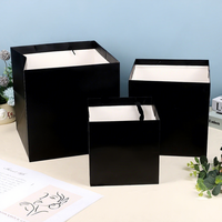 Sacs cadeaux carrés biodégradables en papier kraft de plusieurs tailles avec impression offset pour l'emballage de bougies artisanales, gâteaux, pâtisseries et poupées