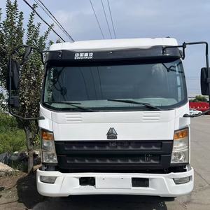 Camion benne basculante HOWO 4X2 en bon état, capacité de 6 tonnes, benne hydraulique pour travaux municipaux, faible nombre d'heures de fonctionnement, en stock - Product Image 3