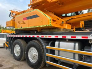 Venta Directa de Fábrica, Mejor Precio, Grúa Hidráulica Montada en Camión QY85KA, Motor, Capacidad de Elevación de 40M, Peso de 100000kg, en Venta - Product Image 4