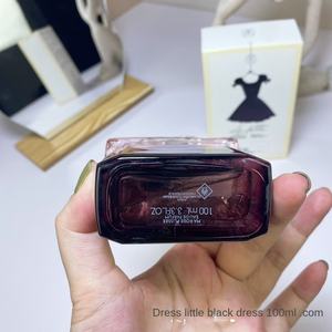 Petite <span class=keywords><strong>robe</strong></span> de chambre <span class=keywords><strong>noire</strong></span> Eau de toilette 100ml Brume Usage quotidien Parfum floral boisé et pour les petits groupes - Product Image 2