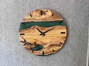 Creative Resin Crafts <b>Wall</b> <b>Clock</b> With Wooden Frame Featuring <b>Unique</b> Artistic Patterns Smooth Texture And Long Lasting - Product Image 2