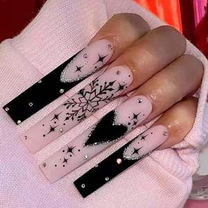 <span class=keywords><strong>Uñas</strong></span> francesas Prensa de ataúd larga en las <span class=keywords><strong>uñas</strong></span> Amor Corazón Graffiti <span class=keywords><strong>Uñas</strong></span> Consejos Acrílico Cubierta completa Negro mate para mujeres y niñas 24 piezas - Product Image 1