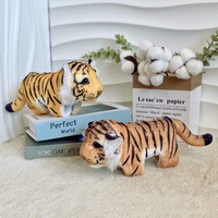 Bracelet en peluche tigre rembourré en coton PP de haute qualité, poupée réconfortante, bracelet de poignet en peluche pour enfants, pendentif décoratif pour voiture