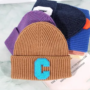 Wholesale Fashion Outdoor Casual Winter Warm Knit Beanie Hats Caps For Woman Men