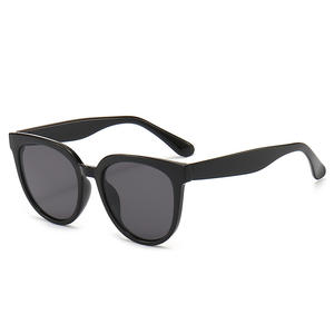 Gafas de sol de moda para mujer UV400 con montura de PC, montura completa, gafas de sol de clase 2 YC3393 A2 - Product Image 4