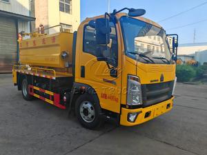 รถดูดสิ่งปฏิกูลแบบสองฟังก์ชั่น Sinotruk Howo 4x2 ถังขนาด 5-6 ลูกบาศก์เมตร พร้อมระบบควบคุมระยะไกลสำหรับดูดสิ่งปฏิกูลและขจัดสิ่งอุดตันในท่อ - Product Image 4