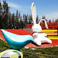 Sculpture de lapin géante personnalisée pour intérieur, statue d'animal de dessin animé en fibre de verre, peinte à la main, décoration artistique et de collection durable