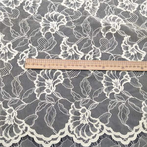 Tissu en dentelle à franges en maille filet de style français, couleur jaune clair, de haute qualité, pour la couture, la décoration et les vêtements - Product Image 4