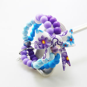 Portachiavi Braccialetto con Fiore Margherita 3D e Grande Fiocco Intrecciato, Design Primaverile, Stampa UV su Gomma per Bambini - Product Image 3