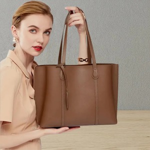 Sac à bandoulière en cuir pour femme, best-seller, idéal pour le bureau, les voyages et l'usage quotidien, disponible au prix export. - Product Image 3
