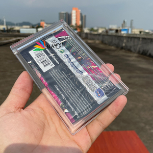 Espositore Pronto per il Regalo di Alta Qualità in Acrilico Trasparente per Bustine Pokémon con Chiusura Magnetica - Product Image 3