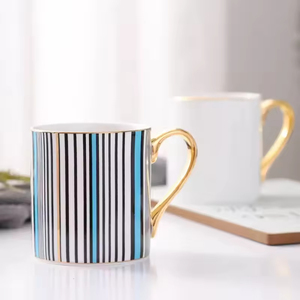 Mug à café en céramique de style nordique simple, peint à la main, multicolore, créatif, 301-400 ml, compatible lave-vaisselle et micro-ondes, haut de gamme - Product Image 1