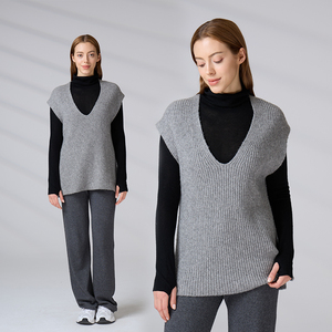 เสื้อกั๊กไหมพรมคอวีทรงหลวมสำหรับผู้หญิง แบบ OEM ODM สั่งทำได้ - Product Image 1