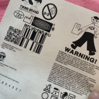 Étiquettes de lavage Tyvek pour vêtements, imprimées en sérigraphie couleur violette intégrale, durables, à découpe droite, et étiquettes de sacs Tyvek couleur intégrale