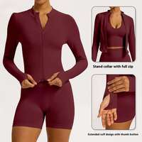 Conjunto de 2 piezas para mujer: Top halter sin costuras con espalda descubierta y hombros descubiertos, y shorts de yoga con almohadillas, de cintura alta, efecto levantamiento de glúteos, de secado rápido, con cierre frontal.