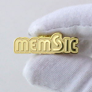 Spilla in Metallo con Nome Personalizzato, Distintivo con Iniziali Incise - Product Image 2