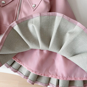 Conjunto de dos piezas de moda coreana informal de otoño para <span class=keywords><strong>niñas</strong></span> Chaqueta de cuero PU elegante y Falda plisada Traje de portador perfecto - Product Image 3