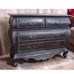 Coffre en bois finition antique élégant meuble de salon convertible au design tête de clou pour la maison hôtel chambre à coucher style bombay - Product Image 1