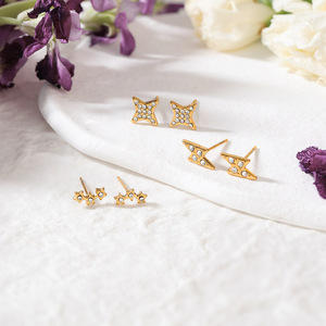 Ensemble de boucles d'oreilles étoiles plaquées or avec zircon incrusté en acier inoxydable pour cadeau, bijoux de mode - Product Image 4