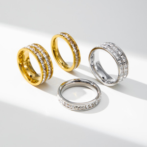 YF2723 Anello alla Moda Placcato Oro 18K a Doppio Strato con Zirconi, Anello in Acciaio Inossidabile con Diamanti, Gioielli - Product Image 6