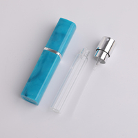 Mini flacon de parfum rechargeable rectangulaire de luxe avec pulvérisateur atomiseur à pompe et système de torsion