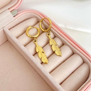 Wholesale Stainless Steel Personalized Jewelry 18k Gold Plated c Shape <b>Stud</b> <b>Earrings</b> - Product Image 4