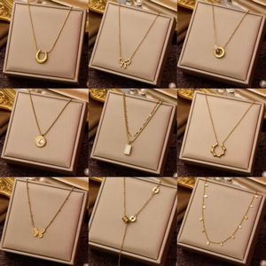 Collar de Acero Inoxidable de Moda Galvanizado con Oro de 18K Lazo en Forma de U Luna y Mariposa - Product Image 2