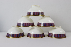 Ensemble de bols et cuillères en porcelaine bleue et rouge de luxe européens, personnalisables, lavables, durables et élégants pour les fêtes - Product Image 5