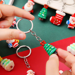 Porte-clés de noël en plastique, forme 3D de dessin animé, cadeau Portable pour couples, amis, camarades de classe - Product Image 2