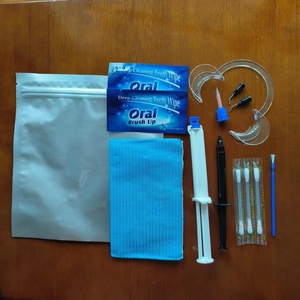 <span class=keywords><strong>Kit</strong></span> de gel de <span class=keywords><strong>blanchiment</strong></span> des dents au peroxyde d'hydrogène <span class=keywords><strong>Pro</strong></span> Dental 35% avec double seringue Meilleurs résultats Le gel de <span class=keywords><strong>blanchiment</strong></span> des dents élimine les taches des années - Product Image 3