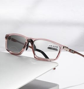 2025 lunettes de presbytie focales Style de sports de plein air capable de changement de couleur photosensible Anti lumière bleue lunettes de presbytie - Product Image 1